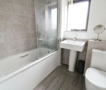 2 bedroom end of terrace house to rent - Photo 6