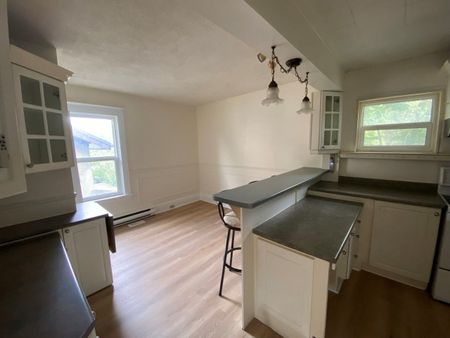 For Lease - 84 Wharncliffe Road Unit# B, London South, Ontario - Photo 4