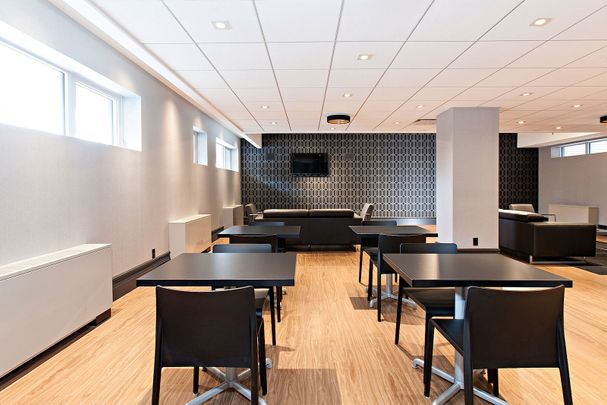 1745 Avenue Cedar, Montréal, QC - Photo 1