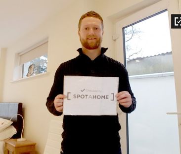 Sunny studio apartment for rent in Rathgar, Dublin - Photo 2