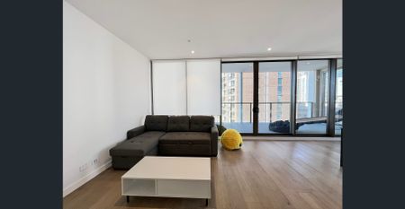 Fully furnished 2 Bedrooms Apartment On a High level With a City View! - Photo 2