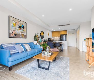 RESORT STYLE LIVING IN SUPERB SECURE SETTING WITH COMMUNAL TENNIS C... - Photo 1