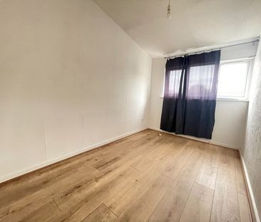 4 Bed Terraced House, Westbury Road, IG11 - Photo 2