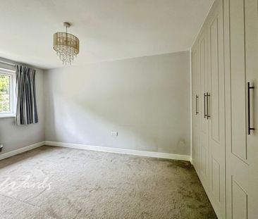 4 bedroom semi-detached house to rent - Photo 4