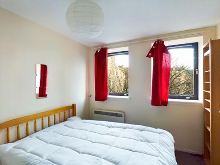 3 bedroom flat to rent - Photo 5