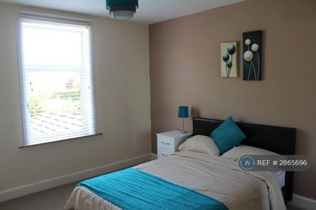 1 bedroom in a house share to rent - Photo 5