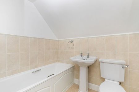 3 bedroom mews to rent - Photo 5