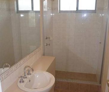 Quiet Villa Prime Location - Photo 2