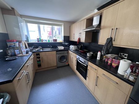 4 bedroom house share to rent - Photo 4