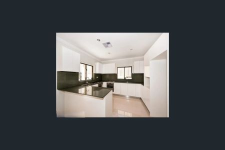 Family Comfort and Versatility in the Heart of Ermington - Photo 5