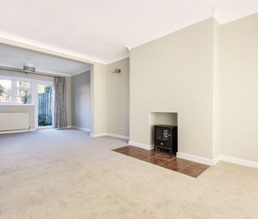 Court Close, Liphook - 3 bedrooms Property for lettings - Seymours - Photo 1