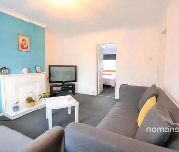 4 bedroom semi-detached house to rent - Photo 1