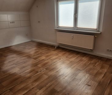 kleine, gemütliche Dachgeschoßwohnung gewünscht? - Foto 2