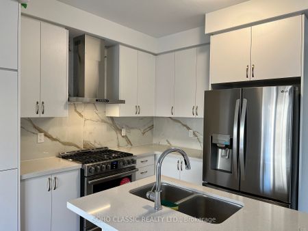 For Lease - 19 Connell Drive, Georgina, Ontario - Photo 3