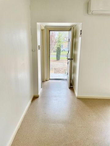 Fresh 3 Bedroom home - Photo 2