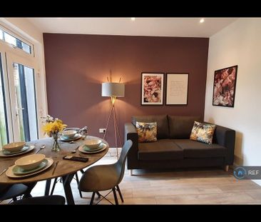 1 bedroom in a house share to rent - Photo 1