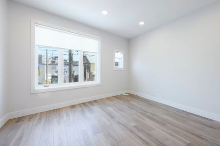 For Lease - 1995 Dundas Street, Toronto, Ontario - Photo 3