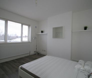 2 Bed Maisonette, Village Way East, HA2 - Photo 6