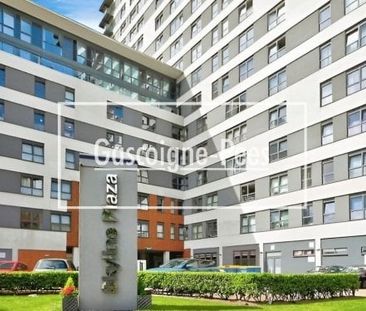 Skyline Plaza, RG21 - Photo 4