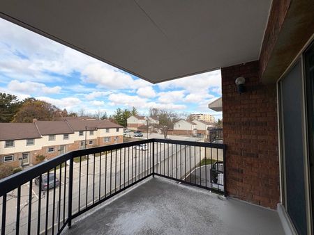 For Lease - 300 Keats Way Unit# 503, Waterloo, Ontario - Photo 5