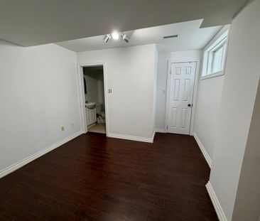 For Lease - 158 Stave Crescent, Richmond Hill, Ontario - Photo 2