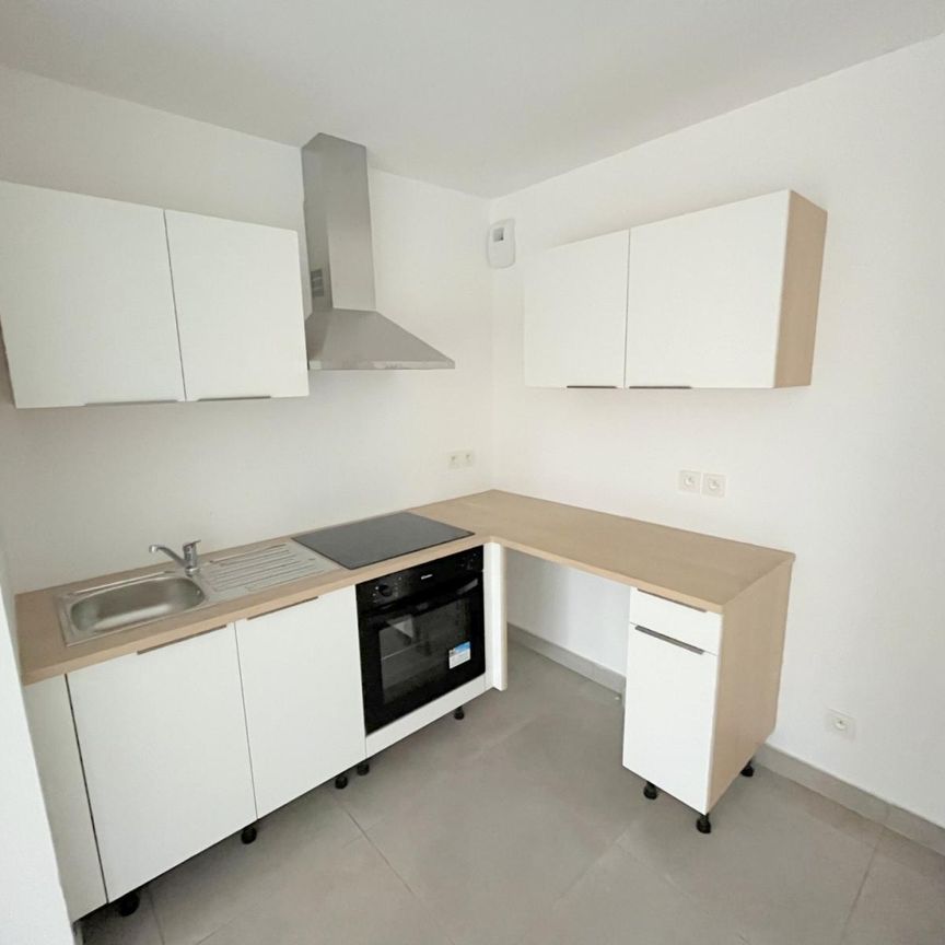 « VILLENEUVE-LES-AVIGNON - APPARTEMENT T2 45.17M² AVEC TERRASSE » - Photo 1