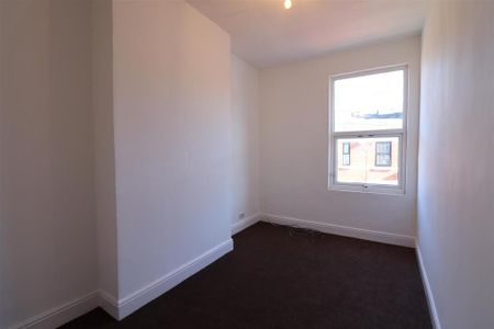 4 bedroom terraced house to rent - Photo 5