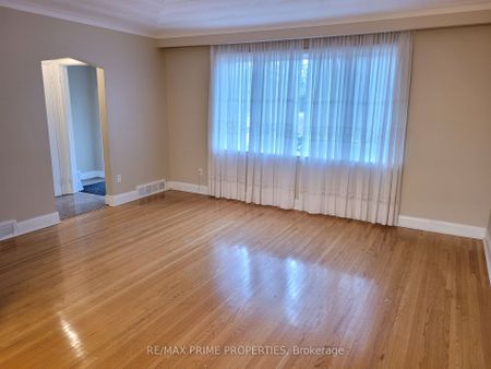 Detached Home For Lease | E8123024 - Photo 3