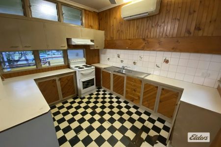 3-Bedroom Home in Katherine South – Spacious Yard & Great Entertaining Area! - Photo 4