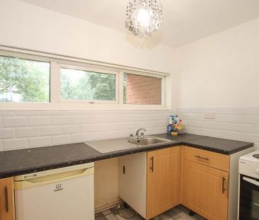 Studio to rent - Photo 6