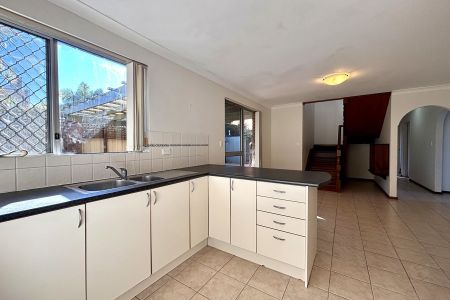 Charming Townhouse for Rent in Prime Location! HOME OPEN WEDNESDAY 15 JULY AT 10.00AM SHARP! - Photo 5