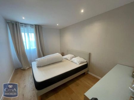 Appartement à louer 3 pièces 67.8m² - Photo 2