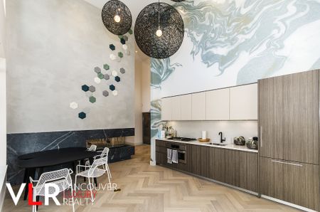 Condo in Burnaby, BC - Photo 3