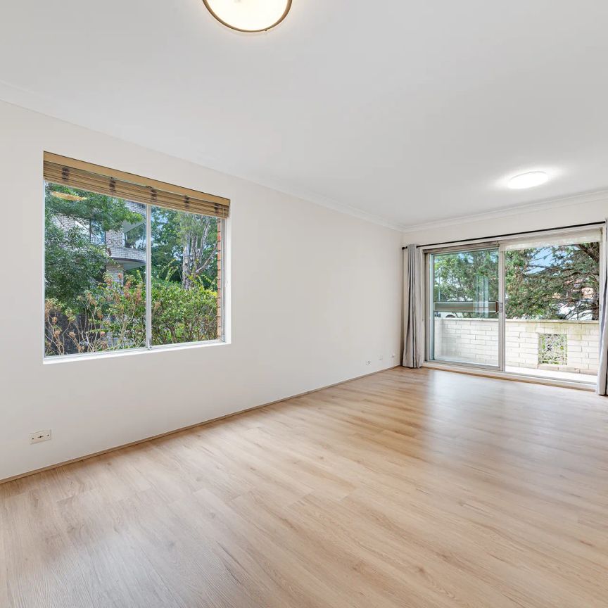 Stylish Garden Apartment - Photo 1