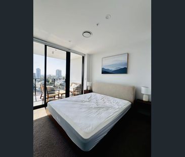 51/18 Remembrance Drive, Surfers Paradise, Qld 4217 - Photo 5