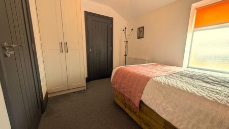 1 bedroom in a house share to rent - Photo 5