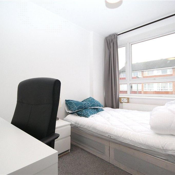 6 bedroom terraced house to rent - Photo 1