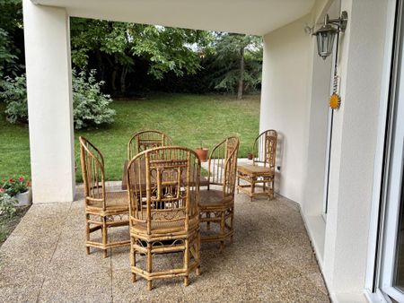 Location Appartement 4 pièces Meublé 106m² DIVONNE LES BAINS 01220 - Photo 4
