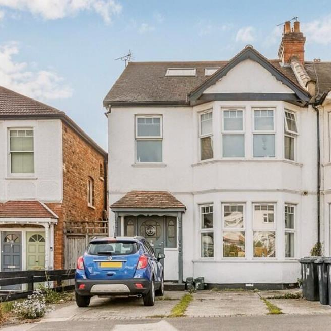 3 bedroom flat to rent - Photo 1