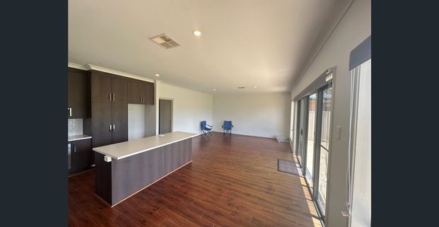 Modern 3-Bedroom Contemporary Home in Prime Location! - Photo 1