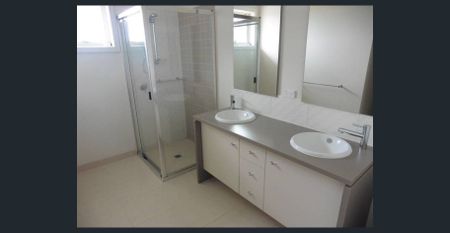 Great Location! - Photo 3