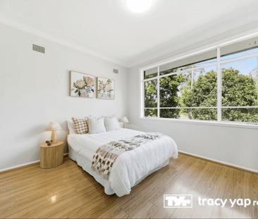 Expansive Family Home on Epping Border - Photo 3