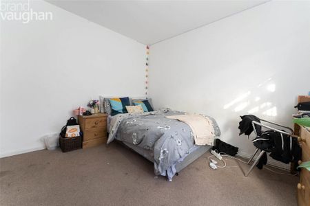 5 bedroom semi-detached house to rent - Photo 4