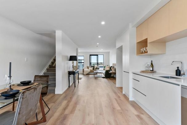 25 Warren Avenue, Three Kings - Photo 1