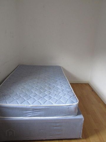 Upstairs Apartment, 16C Rugby Avenue, Queens Quarter, Belfast, BT7 1RG - Photo 2