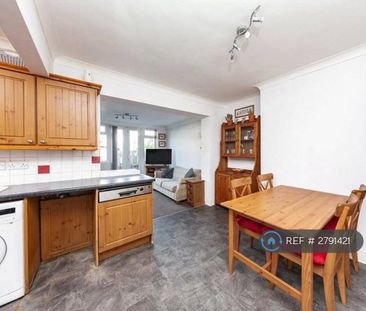 3 bedroom terraced house to rent - Photo 6