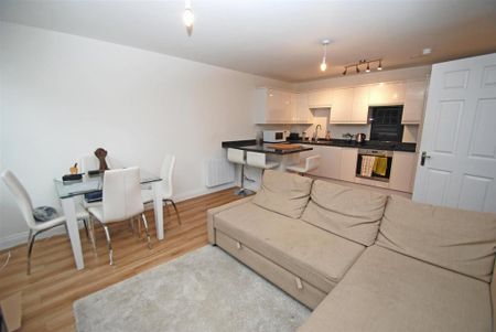2 bedroom apartment to rent - Photo 4