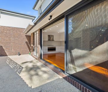 1/8 Satelburg Court, Heidelberg West VIC 3081 - Townhouse For Rent ... - Photo 5