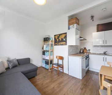 Studio Apartment To Let - Photo 3