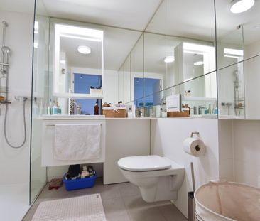 Viertel 2: Trabrennbahnausblick; Tischler-Meisterwerk! - Photo 3